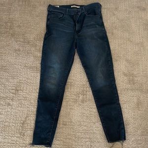Levi’s mile high skinny jeans size 31- raw hem high waist